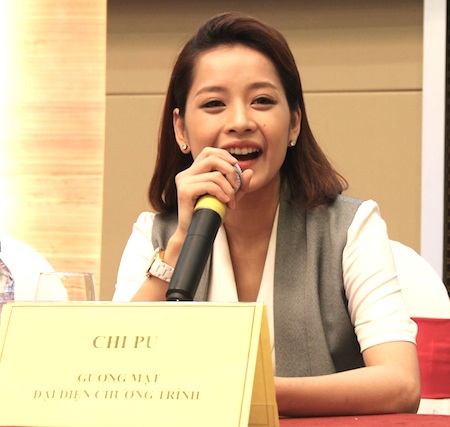 Chi Pu trở thành gương mặt đại diện của cuộc thi Miss Vinh 2014 - 3 Chi Pu trả lời những câu hỏi của các thí sinh.