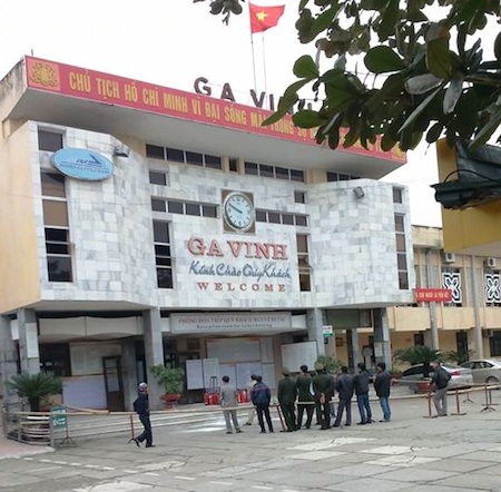 Tạm giữ hình sự đối tượng ném "bom xăng" tại Ga Vinh - 6 Ngay sau đó, an ninh được thắt chặt.
