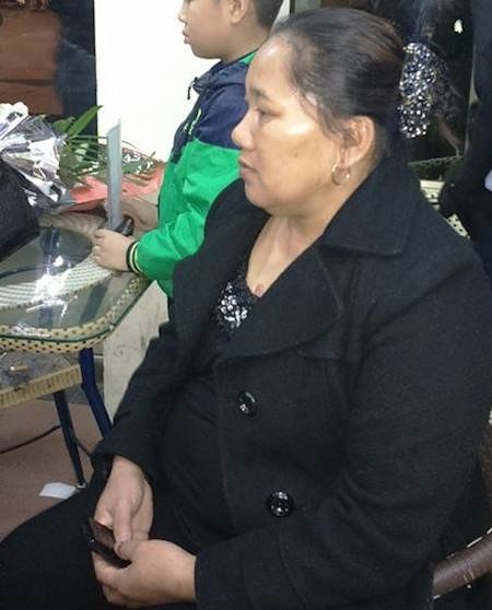 Vụ máy bay khẩn nguy: "Cứ nghĩ mình không sống nổi!" - 7 Một hành khách chưa hết bàng hoàng mặc dù đã xuống sân bay Vinh an toàn.