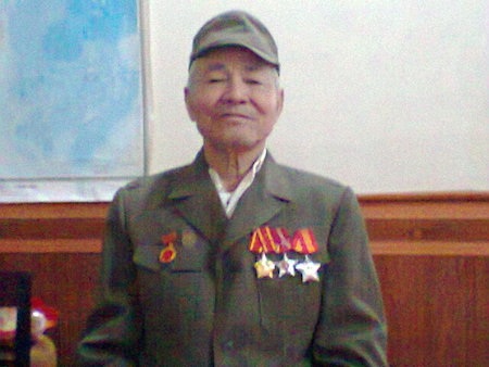 Ký ức của người lính 20 năm bảo vệ Bác Hồ - 1 Ông Minh 20 năm bảo vệ Bác Hồ giờ về hưu ông sống rất giản dị.