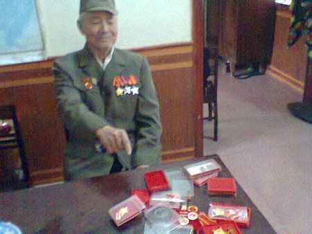 Ký ức của người lính 20 năm bảo vệ Bác Hồ - 2 Ông Minh và những phần thưởng xứng đáng trong hàng ngũ người lính cộng sản.