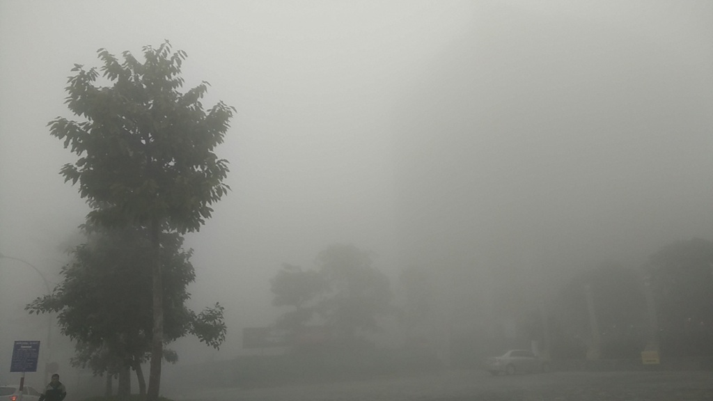 Một khung cảnh sương mù bao phủ tại trung tâm Tecco.