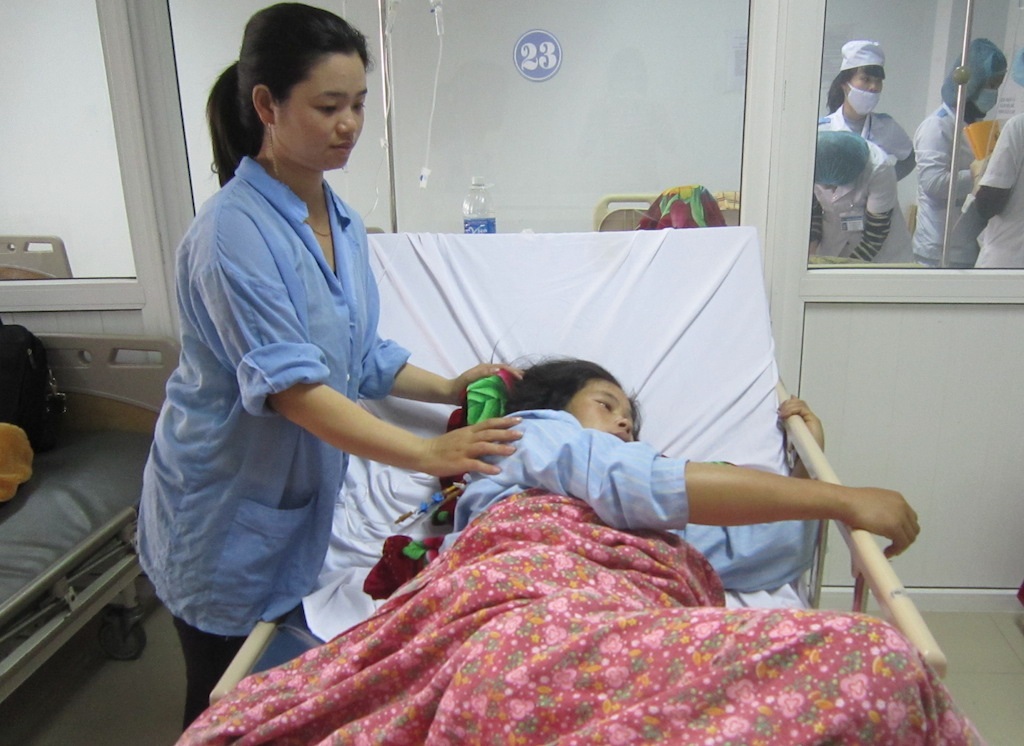 Sản phụ Võ Thị Hoàng bị băng huyết sau khi sinh đã được các bác sỹ BVĐK Nghệ An cứu thành công