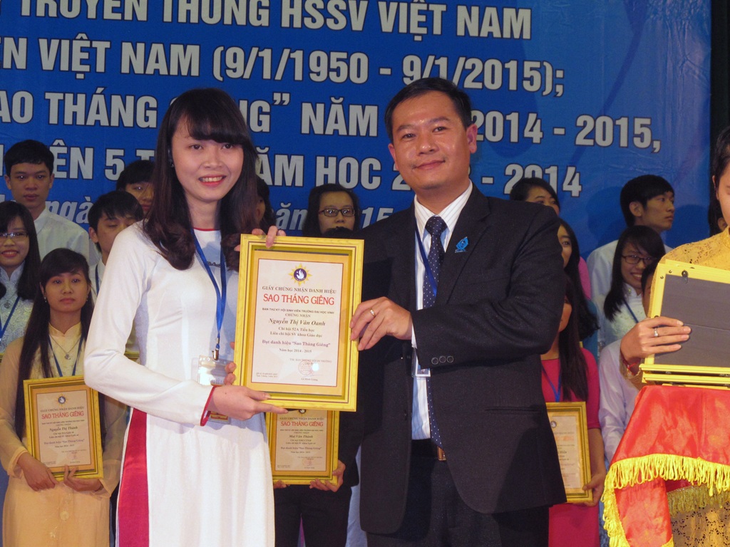 Tuyên dương các “Sao Tháng Giêng” và “Sinh viên 5 tốt” - 4 Tuyên dương các “Sao Tháng Giêng” và “Sinh viên 5 tốt”
