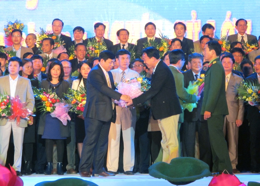 Hơn 31 tỷ đồng ủng hộ “Tết vì người nghèo Ất Mùi 2015” - 4 Buổi giao lưu đối thoại trực tiếp trong chương trình Tết vì người nghèo - Ất Mùi 2015.