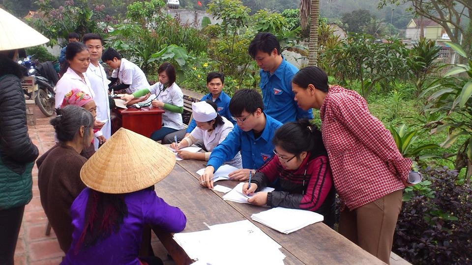 Những dấu chân thanh niên xứ Nghệ trên khắp nẻo đường - 8 Thành Đoàn Vinh tổ chức ngày hội Hiến máu tình nguyện thu được 100 đơn vị máu.