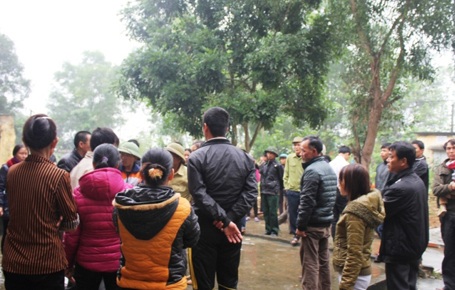 Ê kíp đỡ đẻ hỗ trợ 450 triệu đồng cho gia đình sản phụ vỡ tử cung