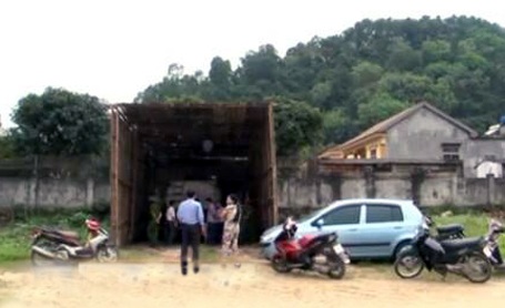 Bắt tài xế xe tẹc thông đồng rút ruột xăng dầu