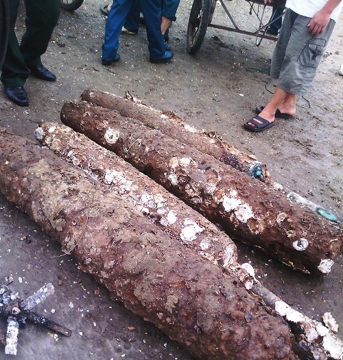 Phá hủy gần 1 tấn bom, 500kg đạn pháo các loại - 1 Số bom, đầu đạn được phá hủy vào ngày 26/4.