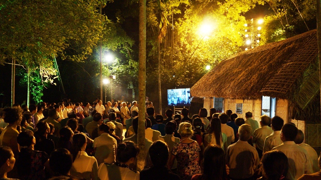 Cầu truyền hình trực tiếp được thực hiện từ Cụm di tích Hoàng Trù.