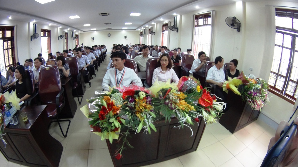  Khánh và cô Thơ An trong buổi lễ đón.