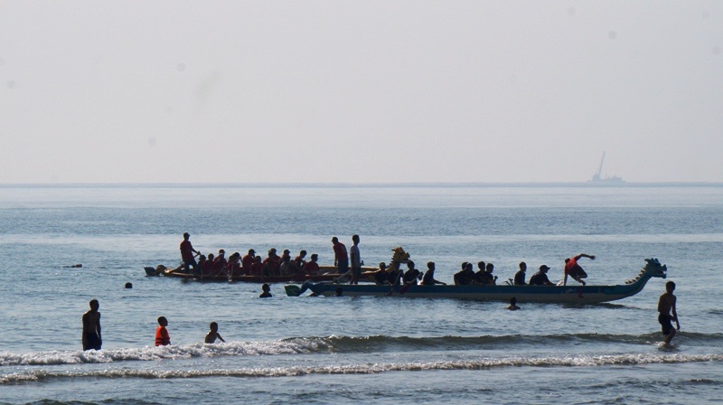 Thuyền về đích.