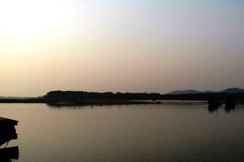 Khu vực sông Lam đoạn qua địa bàn Thanh Chương vẫn luôn tiềm ẩn nhiều vụ chết đuối.