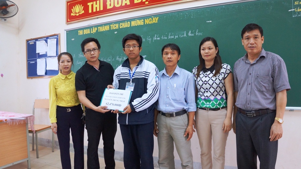 Hơn 83 triệu đồng đến với cậu học sinh lớp 12 chăm sóc bố mẹ bệnh tật