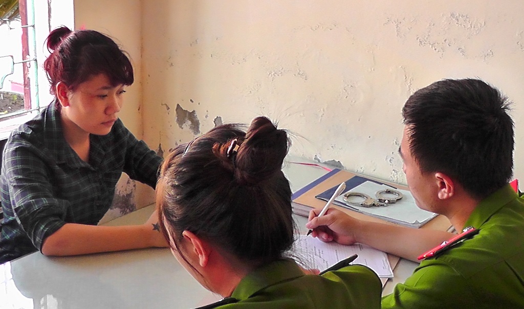 Đối tượng Nguyễn Thị Nhật tại cơ quan điều tra.