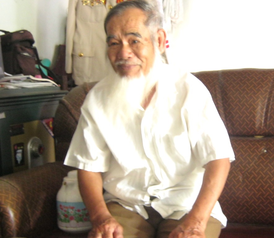 Năm nay đã bước sang tuổi 86 nhưng nhà báo Nguyễn Thế Viên vẫn đang rất minh mẫn và viết nhiều.