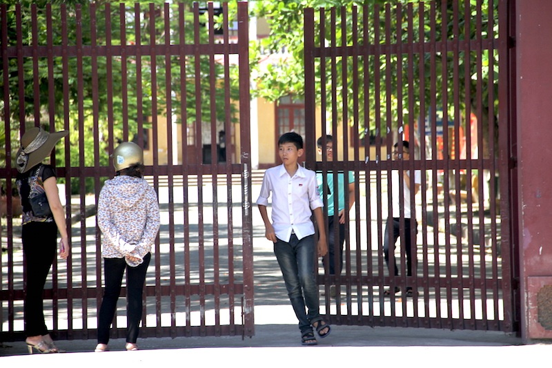 Thí sinh tại Nghệ An làm bài ở môn Ngữ Văn ra sớm