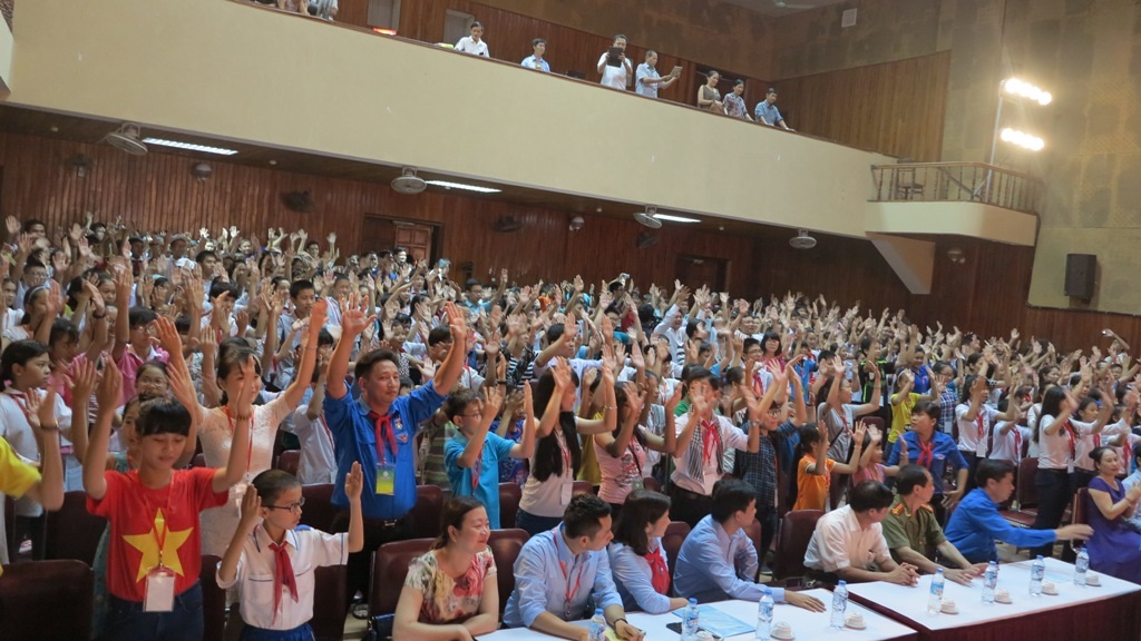 Sôi động đêm hội “Vòng tay bè bạn”