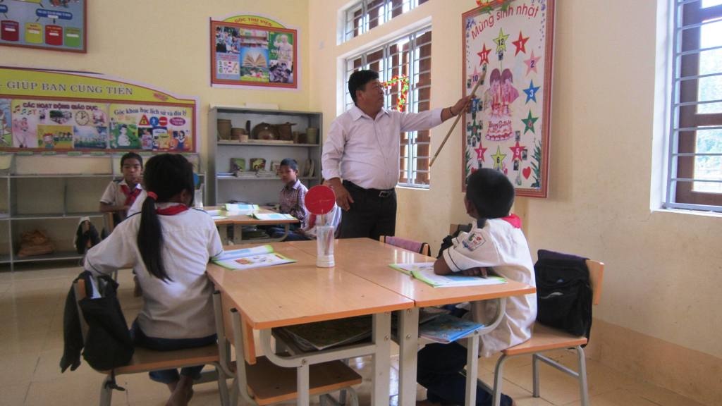 Học sinh được trải nghiệm trong từng môn học từ dự án trưởng học mới VNEN.