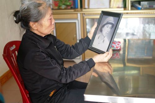 Hơn 40 năm qua, bà Trinh vẫn thủ tiết thờ chồng chưa cưới.