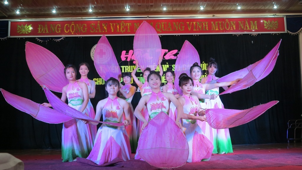 Một tiết mục đặc sắc được dàn dựng hết sức công phu do các đội trong hội thi biểu diễn.