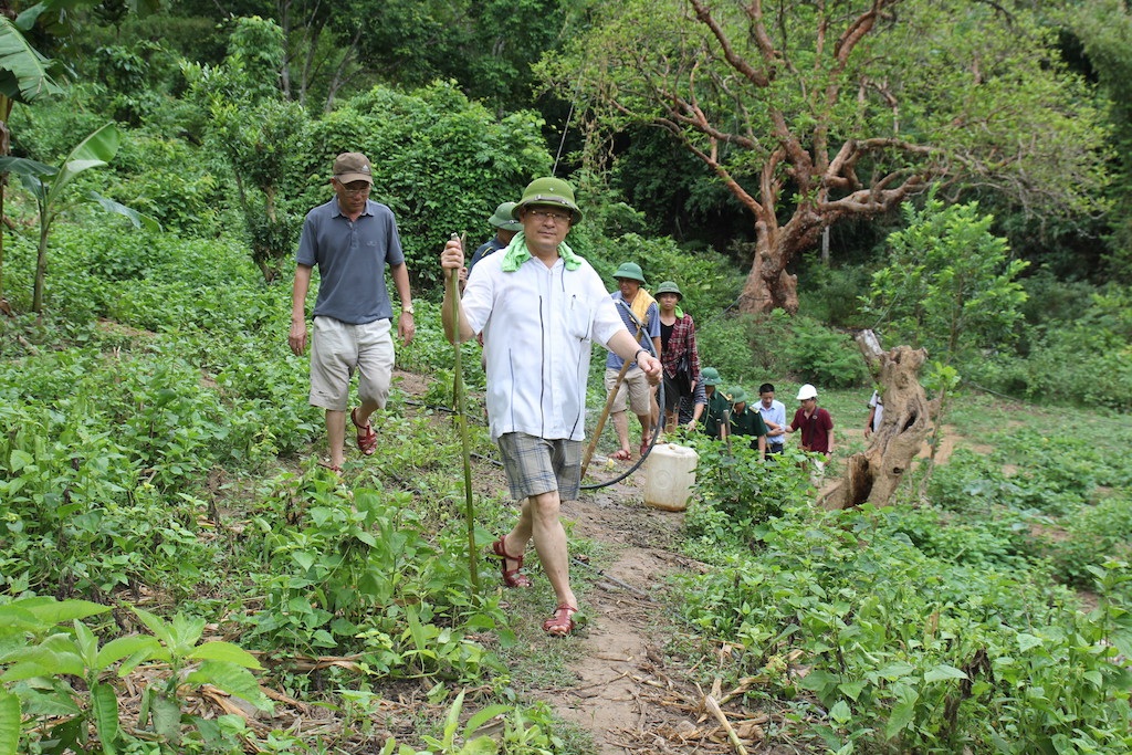 Đại tá Nguyễn Hữu Cầu - GĐ CA tỉnh Nghệ An trước đó vào hiện trường chỉ đạo để phá án.