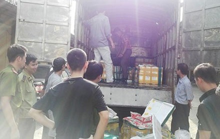 Hà Nội: Phát hiện gần 4 tấn cá chình, ba ba, chân gà nhập lậu từ Trung Quốc - 1 Hà Nội: Phát hiện gần 4 tấn cá trình, ba ba, chân gà nhập lậu từ Trung Quốc