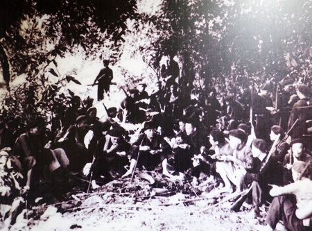 Bữa cơm đạm bạc của Đội VNTTGPQ ngay sau khi thành lập