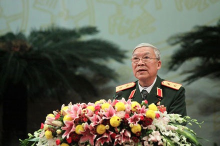 Xây dựng Quân đội Nhân dân Việt Nam tinh nhuệ, hiện đại - 3 Trung tướng Trần Hanh, Anh hùng LLVT Nhân dân phát biểu tại lễ mít tinh