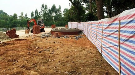 Bí thư Tỉnh ủy lên tiếng vụ nguyên PCT tỉnh lấn chiếm đất công - 3 Gia đình ông Hà Hòa Bình cho phá dỡ tường rào bao quanh biệt thự.