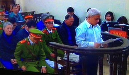 “Bầu” Kiên thừa nhận ủy thác cho nhân viên gửi 718 tỷ đồng là sai - 1 “Bầu” Kiên thừa nhận ủy thác cho nhân viên gửi 718 tỷ là sai