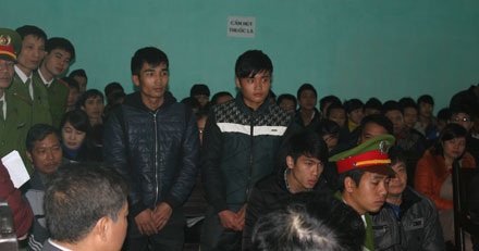 Đại diện VKS đề nghị Tòa tuyên bị cáo Nguyễn Thế Tài 9-10 năm tù về tội cướp tài sản