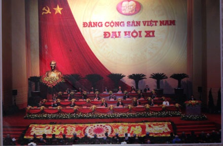 Việt Nam là một nước yêu chuộng hòa bình. Trong ảnh là lễ hội thả chim hòa bình truyển thống