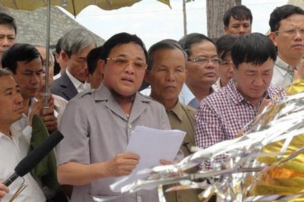 Tiếp tục điều tra vụ “cậu” Thủy lừa đảo tìm kiếm hài cốt liệt sĩ - 1 Cơ quan CSĐT tiếp tục làm rõ vụ án cậu Thủy lừa đảo thân nhân các gia đình liệt sĩ.