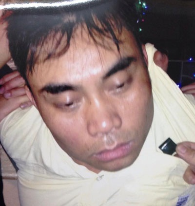 Bắt đối tượng bán ma túy ngay trước cửa nhà nghỉ - 1 Đối tượng Thắng bị bắt giữ tại cơ quan điều tra.