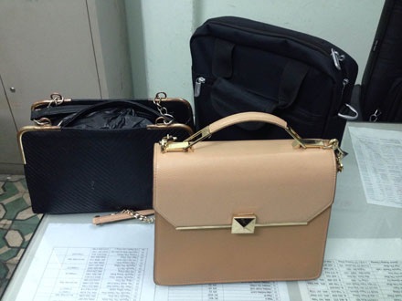 Một số tang vật của vụ án mà các đối tượng gây ra.