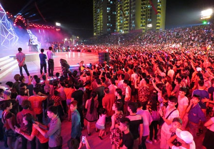 Rực rỡ sắc màu Carnaval Hạ Long 2015 - 18 Carnaval Hạ Long 2015, khép lại đêm khai mạc thật sự ấn tượng.