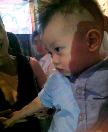 Con trai Hồ Ngọc Hà - Quốc Cường lộ diện?  - 1