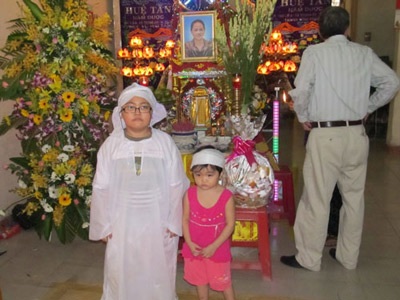 Đâm chết vợ cũ trước mặt con thơ - 1 Đâm chết vợ cũ trước mặt con thơ - 1