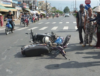 Đi ngược chiều, bị tông chết - 1