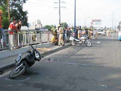 Đi thăm con, bị xe container cán chết  - 2