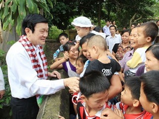 Chủ tịch nước thăm và làm việc tại xã Xuân Đài - 1