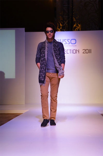 Á hậu Trương Thị May sành điệu với mẫu kính mới - 10