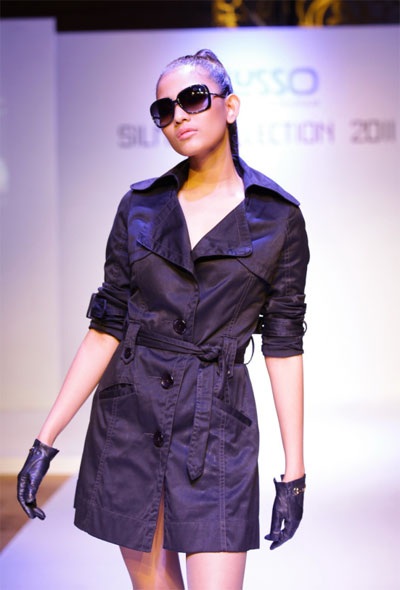 Á hậu Trương Thị May sành điệu với mẫu kính mới - 4