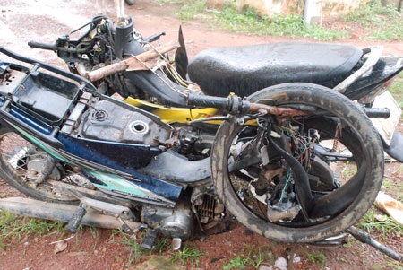 Hai vụ tai nạn trong đêm, 2 người chết, 6 người bị thương - 1