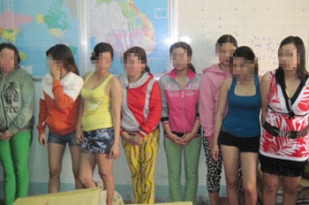 Phá đường dây gái gọi núp bóng tiếp viên quán nhậu - 1 Phá đường dây gái gọi núp bóng tiếp viên quán nhậu - 1