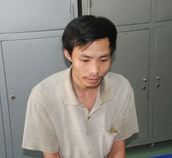 “Yêu râu xanh” bịt mặt cưỡng hiếp vợ bạn không thành