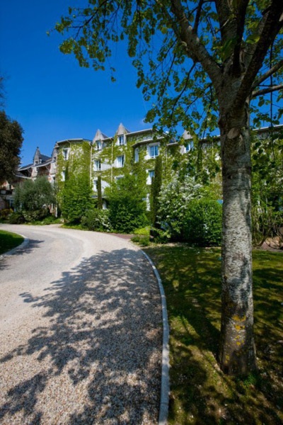 Sarah Chang khám phá lâu đài Bagnolet danh tiếng