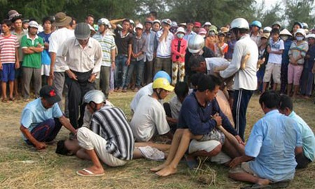 Ba học trò lớp 7 tắm sông chết đuối