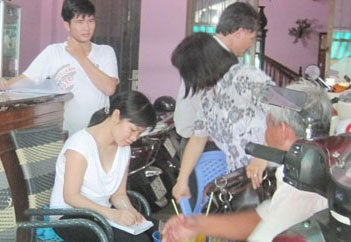 Vỡ nợ bạc tỉ, ba mẹ con bỏ trốn - 1 Vỡ nợ bạc tỉ, ba mẹ con bỏ trốn